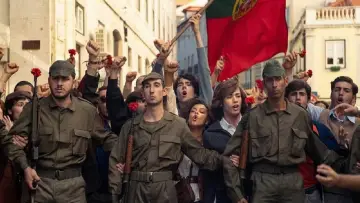 Задник к фильму "Revolução (Sem) Sangue" #1077800