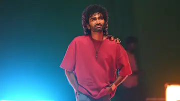 Задник к фильму "லவ் இன்சூரன்ஸ் கம்பெனி" #829249