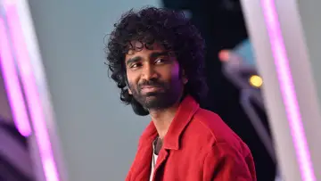Задник к фильму "லவ் இன்சூரன்ஸ் கம்பெனி" #829251