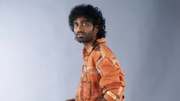 Задник к фильму "லவ் இன்சூரன்ஸ் கம்பெனி" #829254