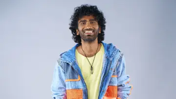 Задник к фильму "லவ் இன்சூரன்ஸ் கம்பெனி" #829257