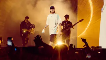 Задник к фильму "Apple Music Live: Peso Pluma" #457633