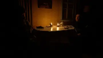 Задник к фильму "Сірі бджоли" #694433