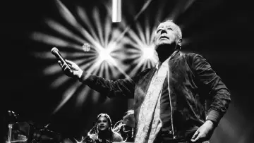 Задник к фильму "Simple Minds: Everything Is Possible" #807712