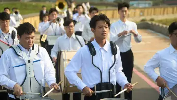 Задник к фильму "進行曲" #1152303