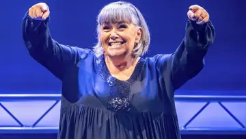 Задник к фильму "Dawn French Is a Huge Twat" #199765