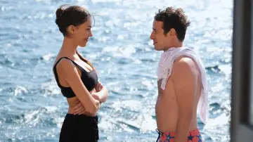 Задник к фильму "Aşk Mevsimi" #757576