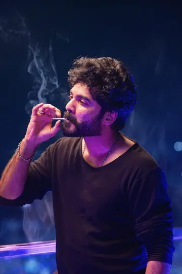 Постер к фильму "తెలుసు కదా" #665567