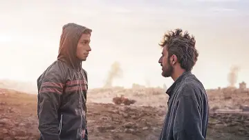 Задник к фильму "لا أرض أخرى" #612151