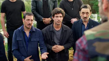 Задник к фильму "İyi Bir Aile Değiliz" #191673