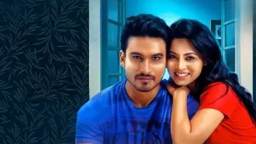 Задник к фильму "සිහිනයකි ආදරේ" #1746347