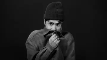 Задник к фильму "Ramy Youssef: More Feelings" #430046