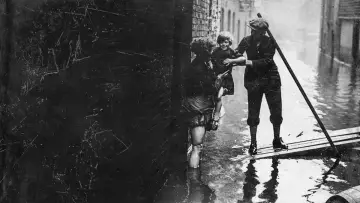 Задник к фильму "1928: The Year the Thames Flooded" #198907