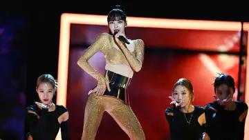 Задник к фильму "Le Gala des Pièces Jaunes 2024 : Le concert événement" #793245