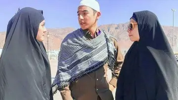 Задник к фильму "Dua Surga Dalam Cintaku" #430402