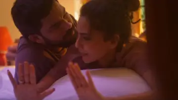 Задник к фильму "ഹലോ മമ്മി" #787094