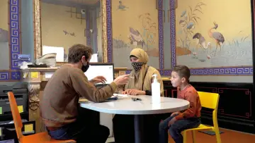 Задник к фильму "Toubib, 12 années dans la vie d