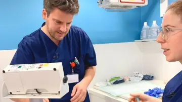 Задник к фильму "Ralf, die Krankenschwester - Ich will Leben retten!" #366939