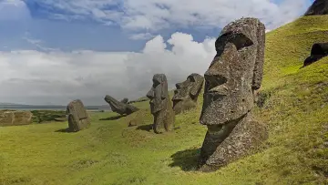 Задник к фильму "Easter Island Origins" #740045