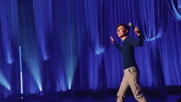 Задник к фильму "Tig Notaro: Hello Again" #443515