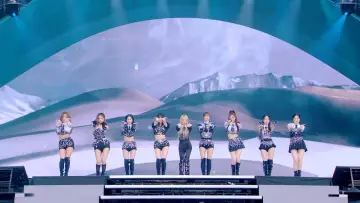 Задник к фильму "TWICE 5TH WORLD TOUR 