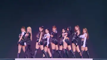 Задник к фильму "TWICE 5TH WORLD TOUR 