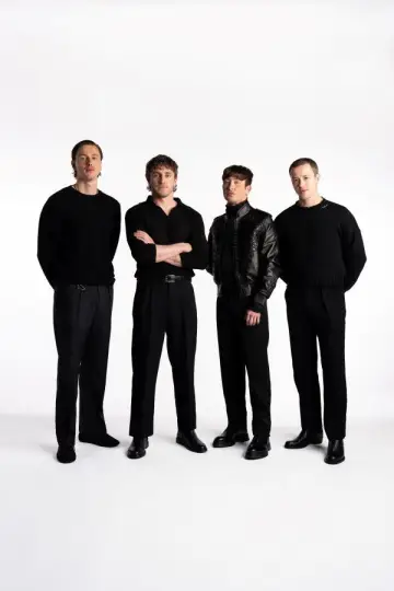 Постер к фильму "The Beatles: George" #706037