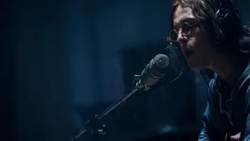 Задник к фильму "The Beatles: John" #1572890