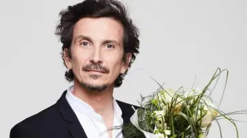 Задник к фильму "Arnaud Tsamere : 2 mariages & 1 enterrement" #404192