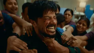 Задник к фильму "ഐ ആം ഗെയിം" #1187062