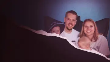 Задник к фильму "Love You to Death: Mommy