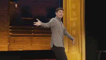 Задник к фильму "Alex Edelman: Just for Us" #1057955