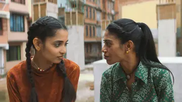Задник к фильму "निर्लज्ज" #650417