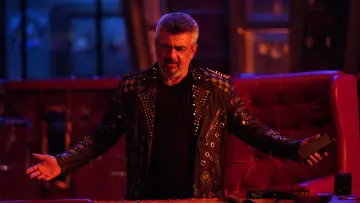Задник к фильму "குட் பேட் அக்லி" #810558