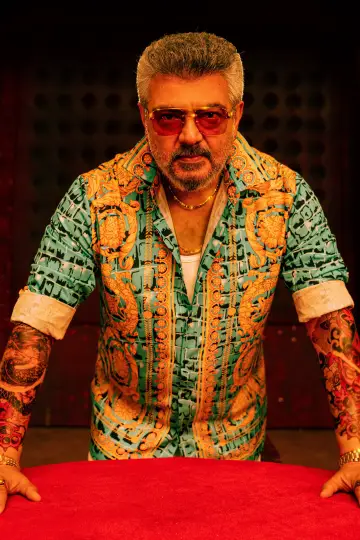 Постер к фильму "குட் பேட் அக்லி" #810579