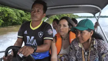 Задник к фильму "Amazonie, à la rencontre des gardiens et des gardiennes de la forêt" #1070876