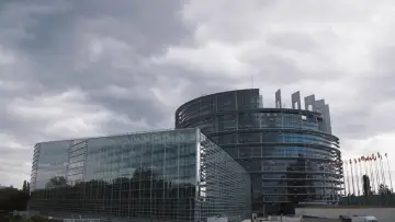 Задник к фильму "Gekaufte Politik? Europa in der Korruptionskrise" #431022