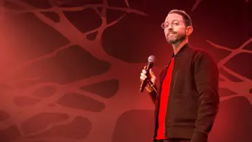 Задник к фильму "Neal Brennan: Crazy Good" #448614