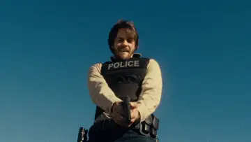 Задник к фильму "Плохой человек" #779653