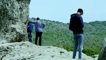 Задник к фильму "على بُعد أمتار" #1084425
