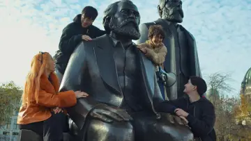 Задник к фильму "Niemals allein, immer zusammen" #480104