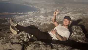 Задник к фильму "Avicii. Я — Тим" #1616681