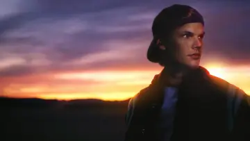Задник к фильму "Avicii. Я — Тим" #705635