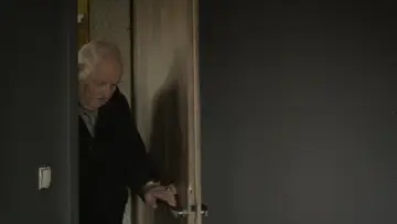 Задник к фильму "The Commandant