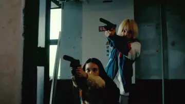 Задник к фильму "ベイビーわるきゅーれ ナイスデイズ" #682738