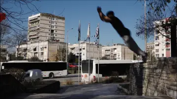 Задник к фильму "Ρυθμοί της πόλης: Το παρκούρ στην Θεσσαλονίκη" #1096373