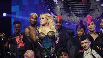 Задник к фильму "Madonna: The Celebration Tour in Rio" #469666