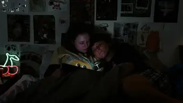 Задник к фильму ""Annie, Are You OK?"" #469890