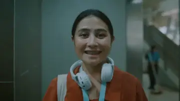 Задник к фильму "Bolehkah Sekali Saja Kumenangis" #943363