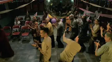 Задник к фильму "Agak Laen: Menyala Pantiku!" #531841